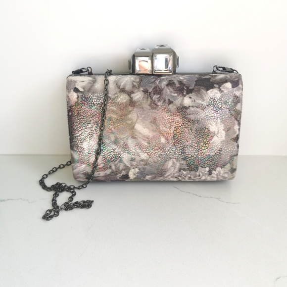 Floral Clutch - Picture 3 of 5